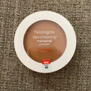 Neutrogena SkinClearing mineral powder shade 85